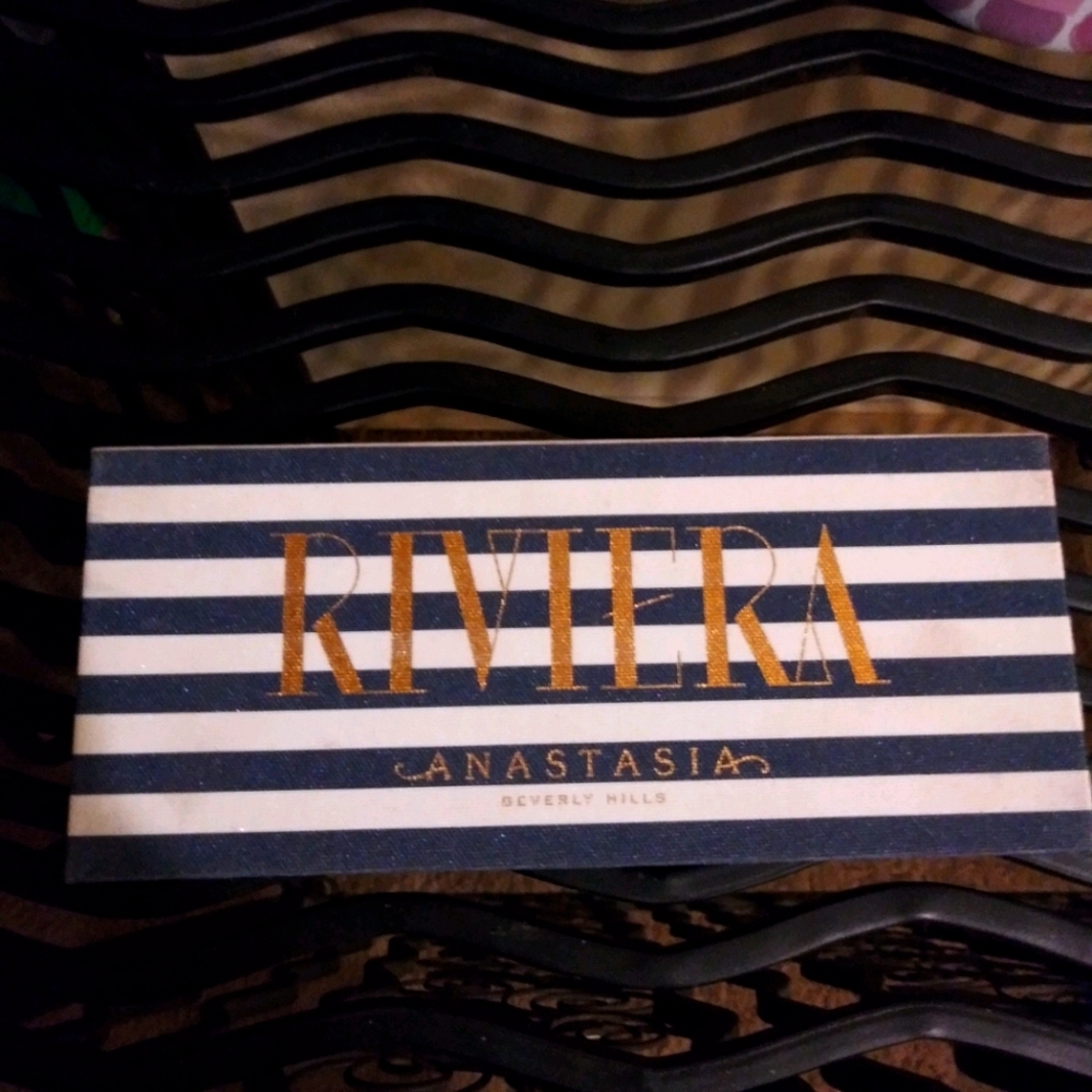 Anastasia Rivera palette
